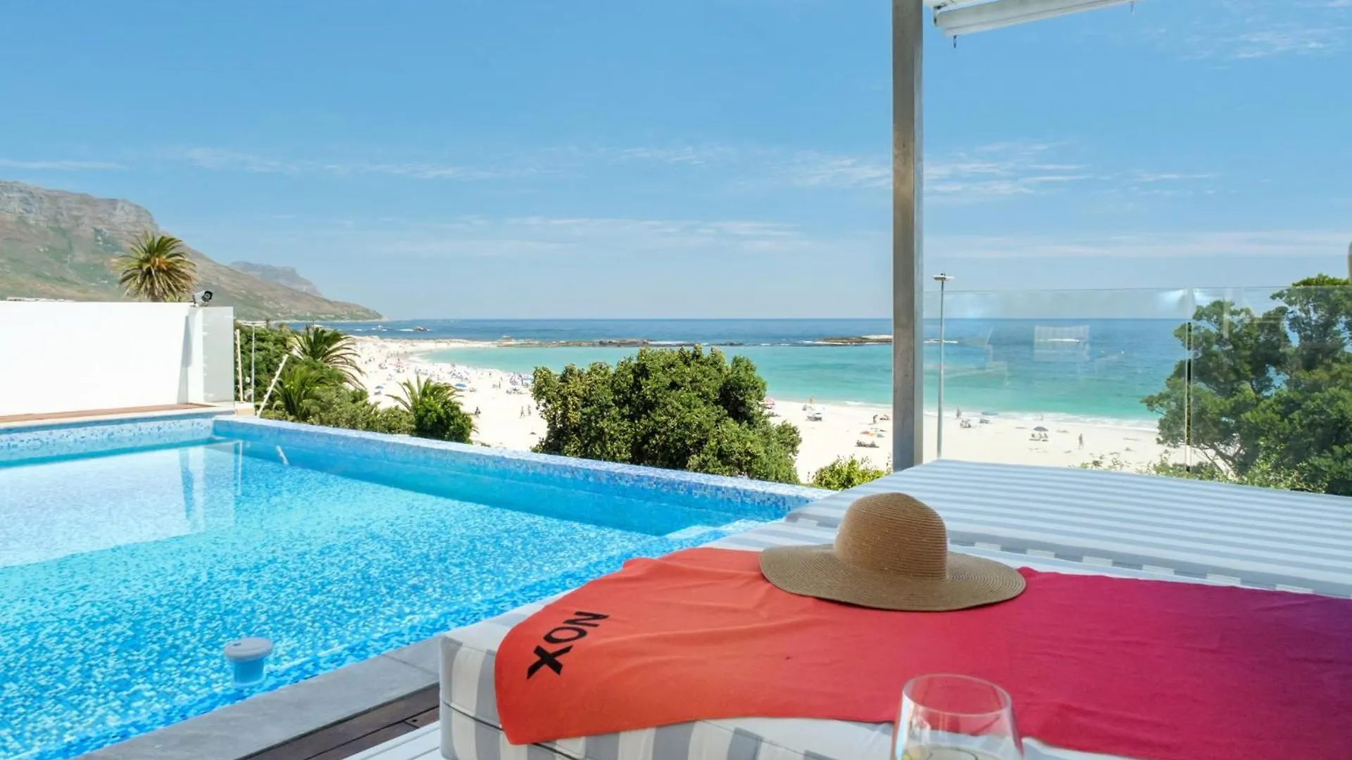 Villa Bleu Blanc Cape Town